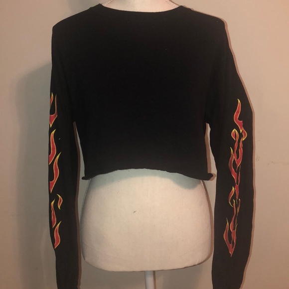 Rue21 Tops - Rue 21 Flamin’ Crop Top